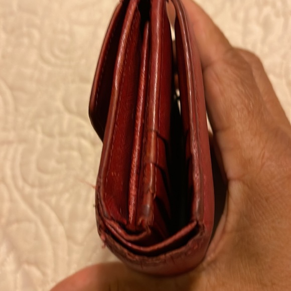 910 Burberry Red TriFold Wallet - Picture 2 of 11